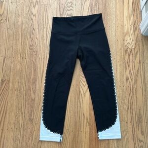 Athleta Elevation Scalloped Capri XS